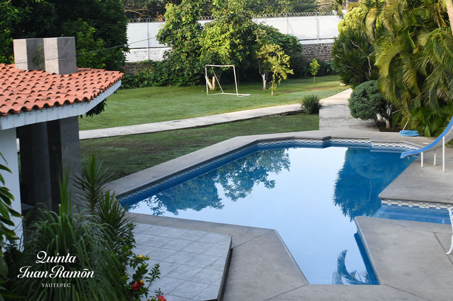 Pool in house for sale, Cuernavaca, Mexico